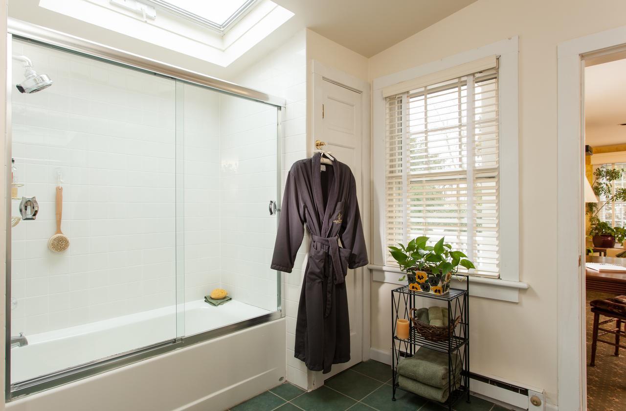 Bed and Breakfast A Butlers Manor Southampton Exteriér fotografie