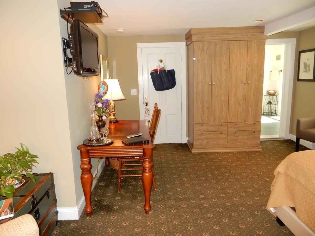 Bed and Breakfast A Butlers Manor Southampton Exteriér fotografie