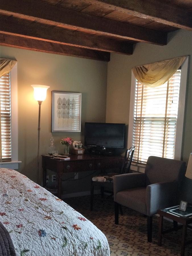 Bed and Breakfast A Butlers Manor Southampton Exteriér fotografie